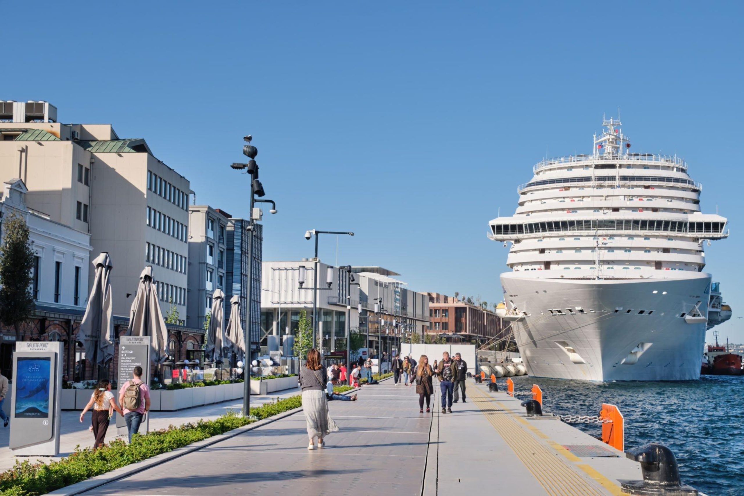 Take a cruise on the Bosphorus