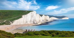 https://www.istockphoto.com/photo/panorama-of-the-impressive-seven-sisters-chalk-cliffs-gm1491227146-515622668?phrase=kent%20great%20beaches
