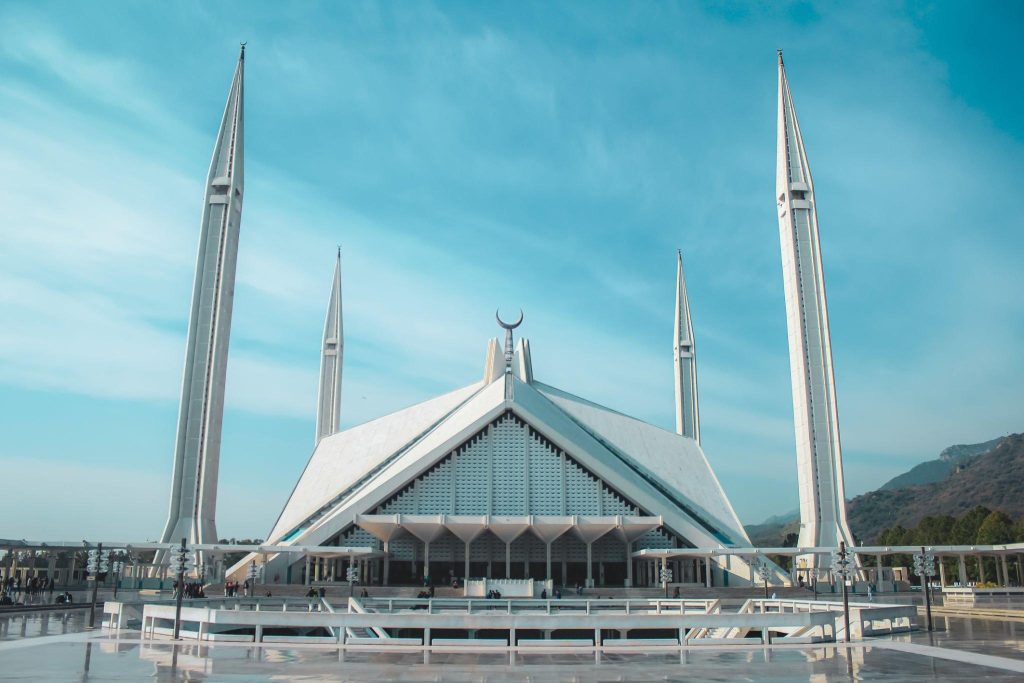 Faisal Mosque: A Modern Marvel