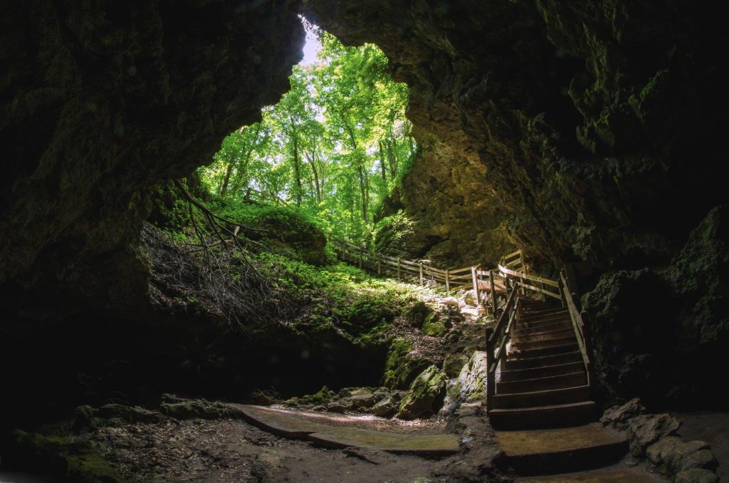 Exploring the Maquoketa Caves State Park